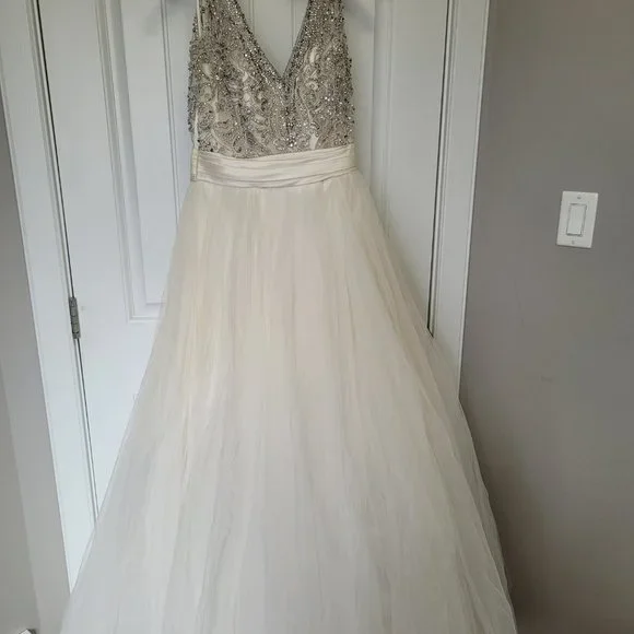 Wedding Dress and Veil - Picture 2 of 4